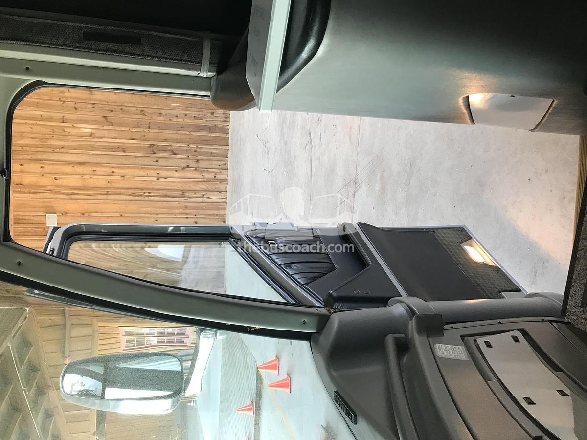 Used 2006 MCI E4500 Conv