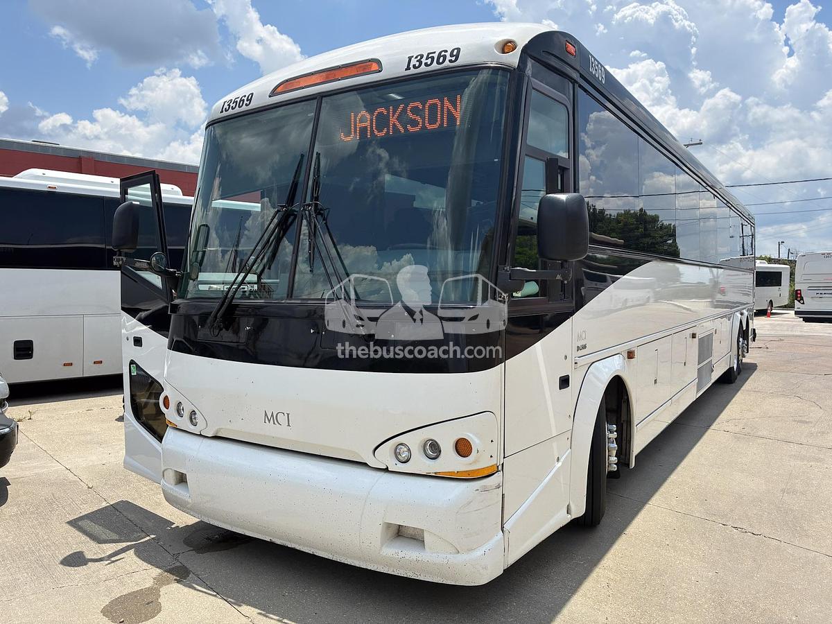 Used 2020 MCI D4505