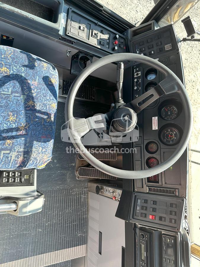 Used 2003 MCI D4500