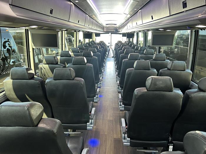 Used 2020 MCI J4500