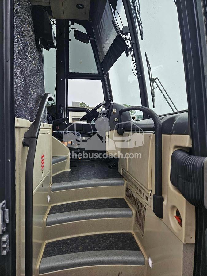 Used 2009 PREVOST H3-45