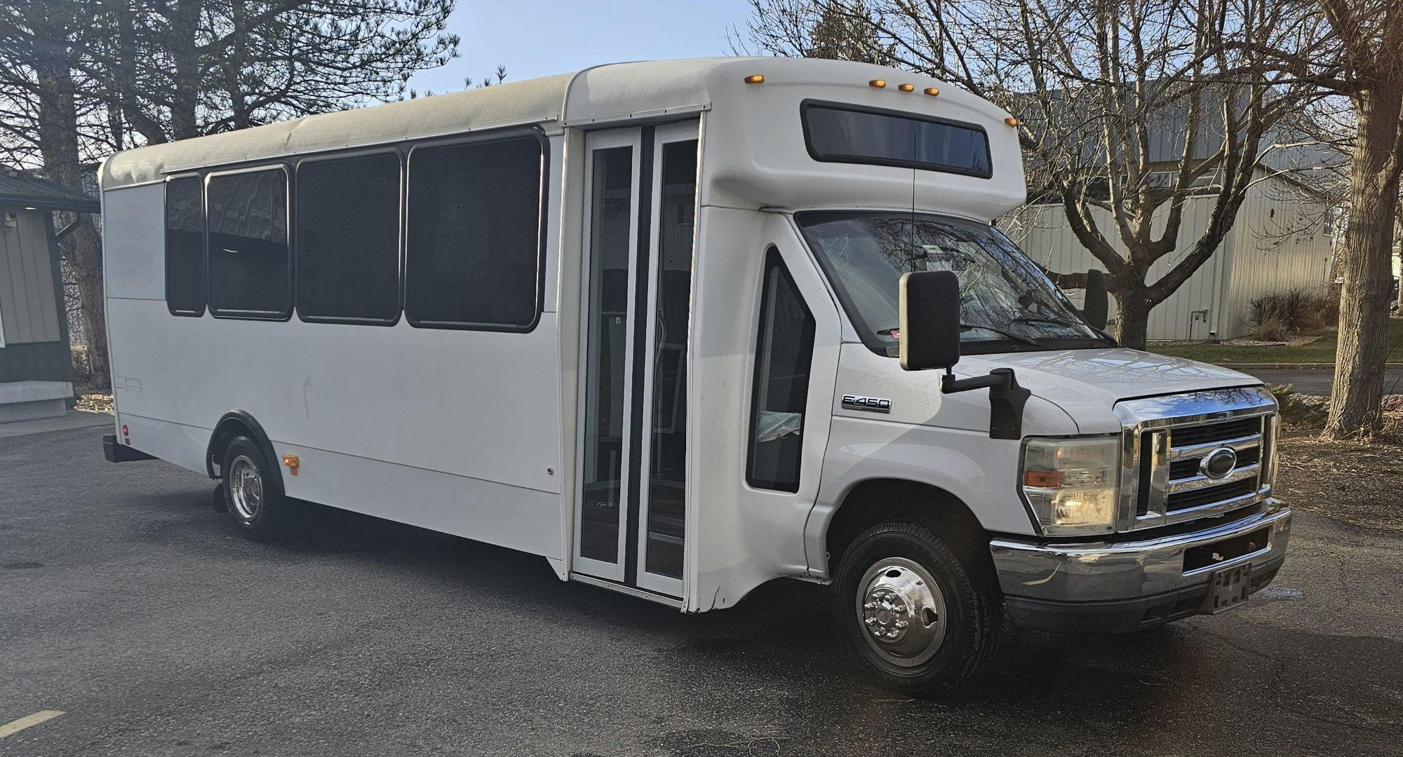 Used 2015 CHAMPION E450 Challenger