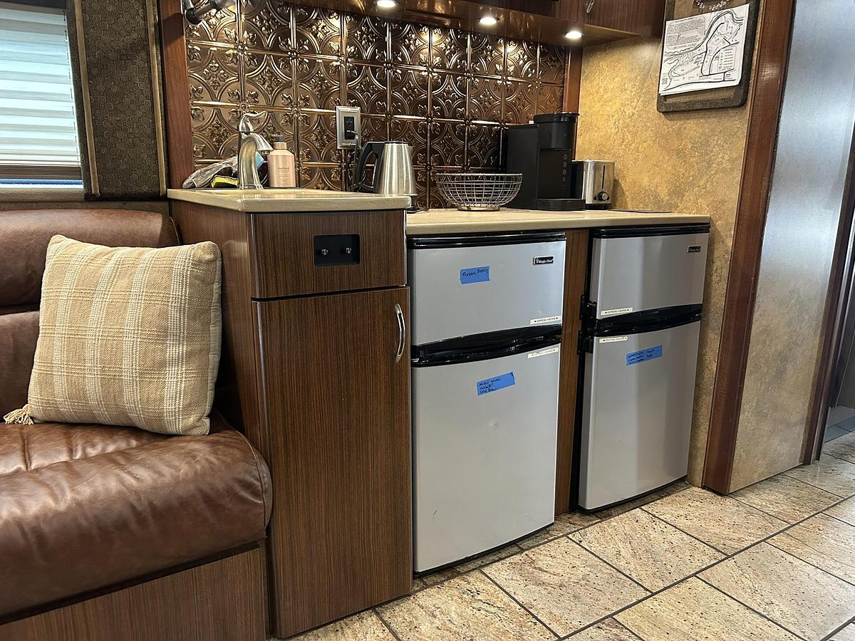 Used 2008 PREVOST XLII
