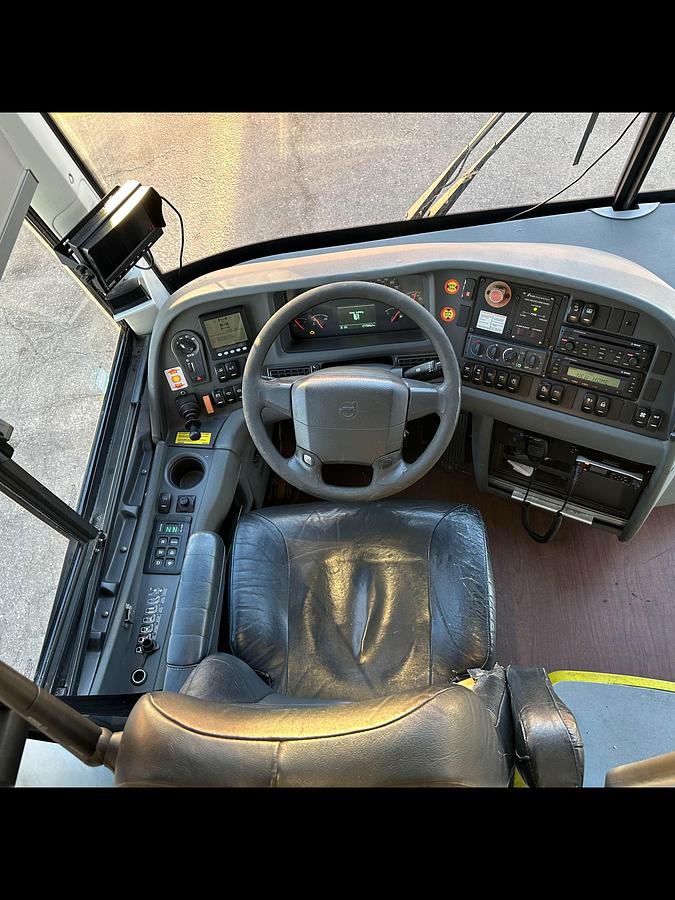 Used 2015 VOLVO 9700