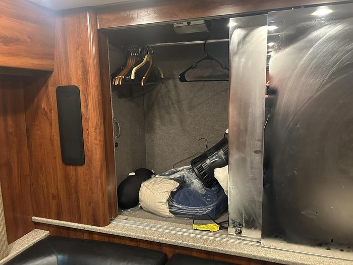 Used 2005 PREVOST XL2 Entertainer