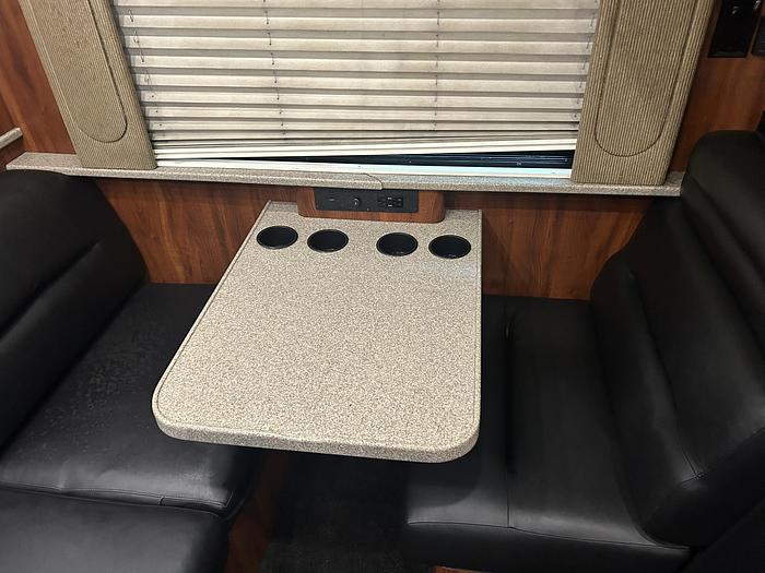 Used 2005 PREVOST XL2 Entertainer