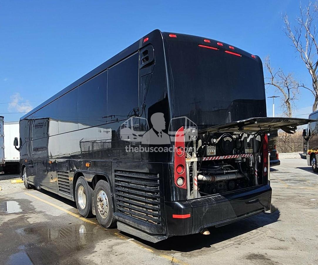Used 2013 MCI J4500