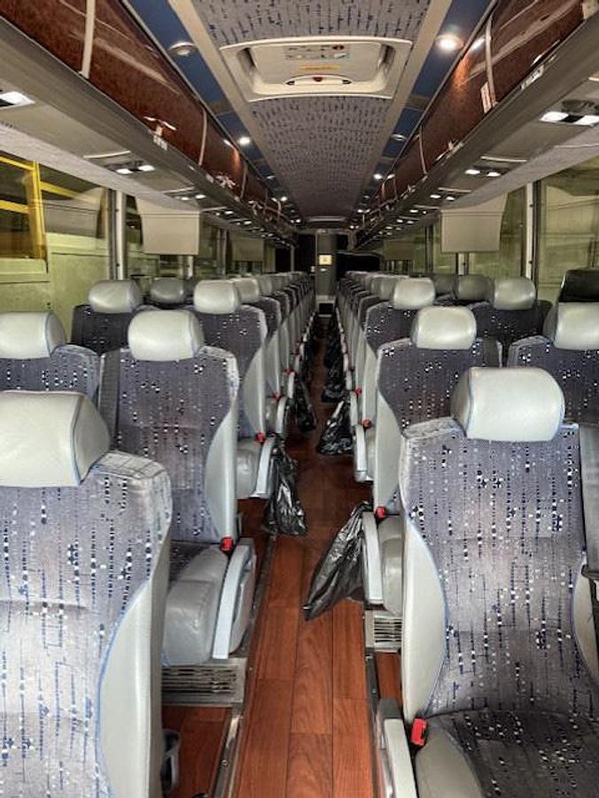 Used 2015 MCI J4500