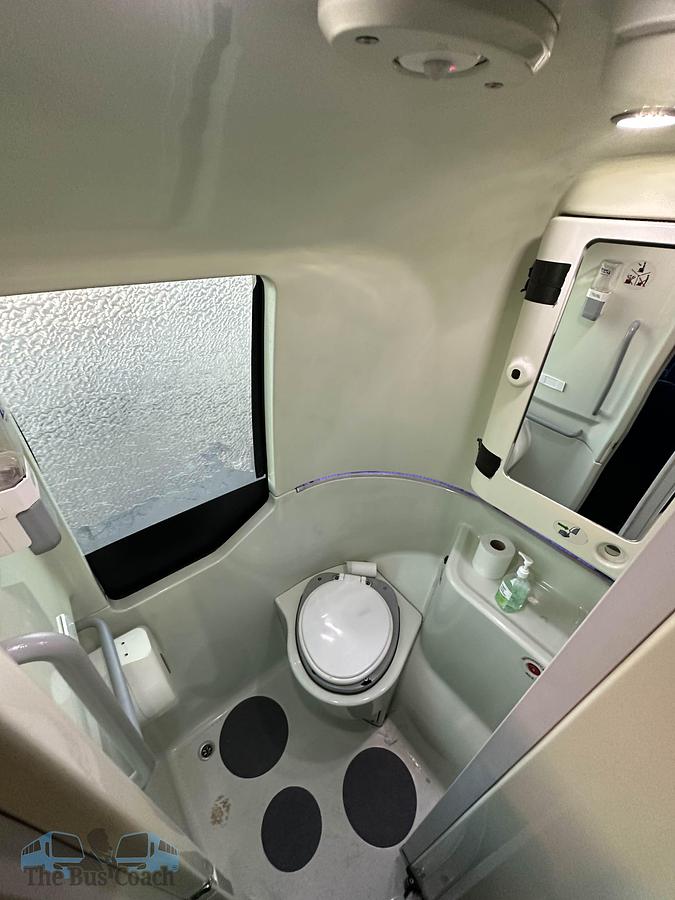 Used 2015 VOLVO 9700