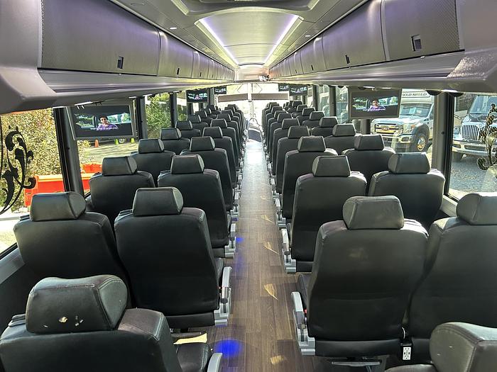 Used 2020 MCI J4500