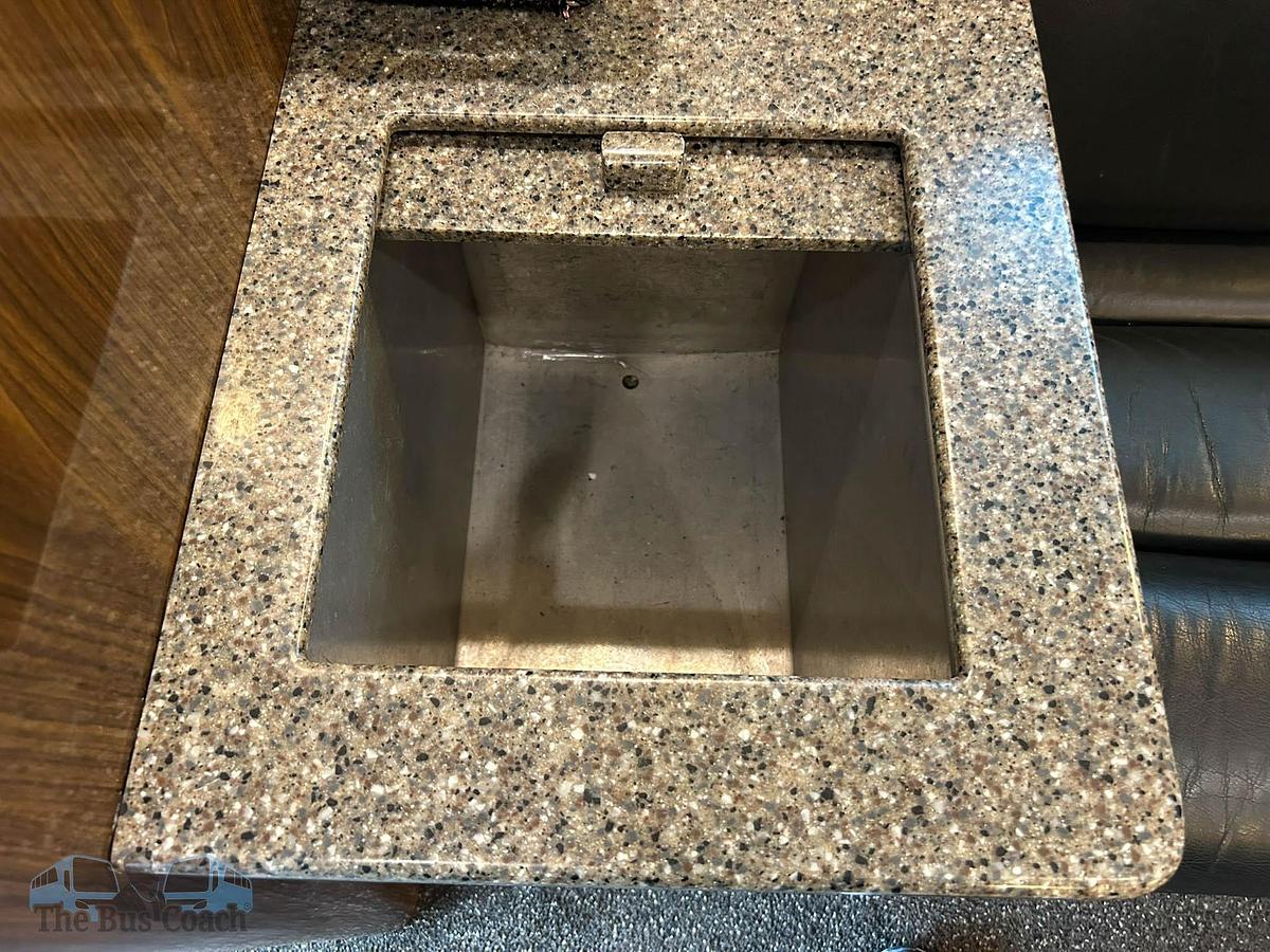 Used 2008 PREVOST XLII