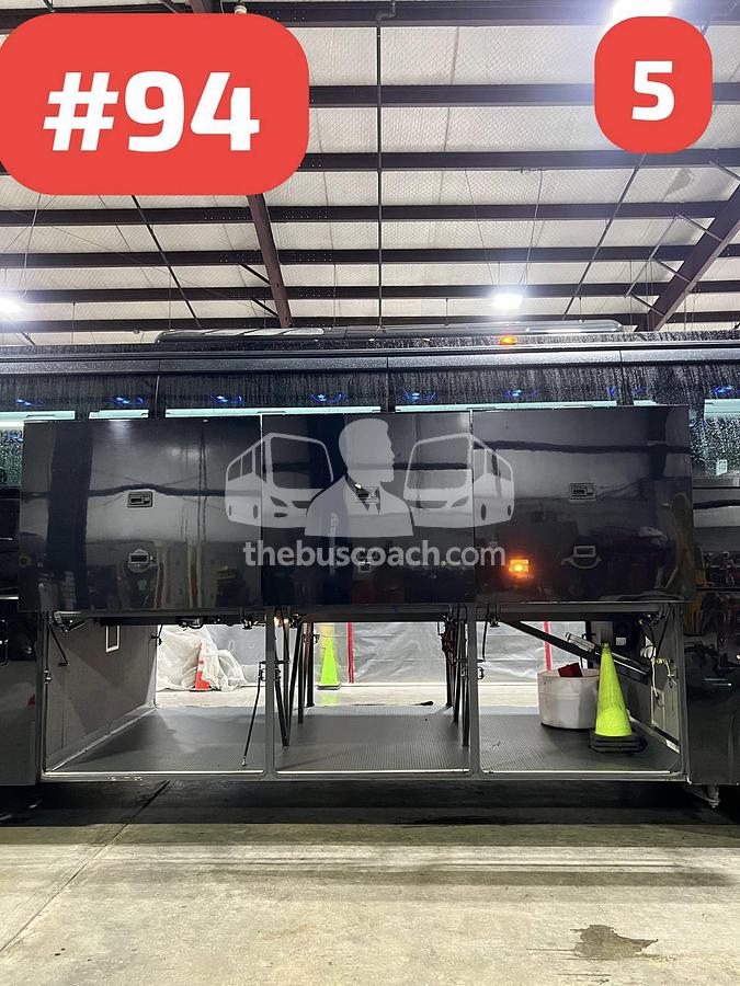 Used 2018 VOLVO 9700