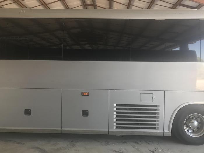 Used 2006 MCI E4500 Conv