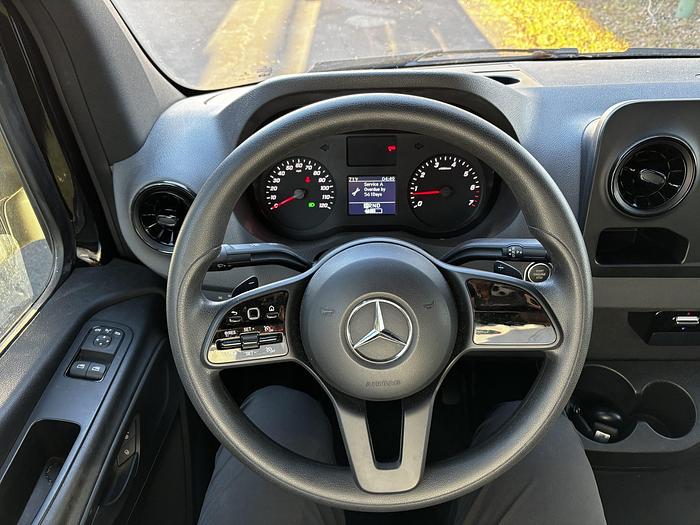 Used 2022 MERCEDES BENZ Sprinter 2500