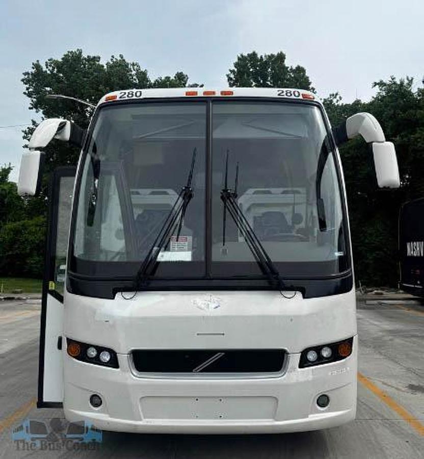 Used 2014 VOLVO 9700 ADA