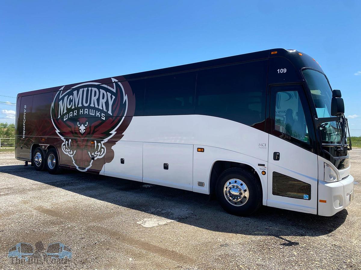 Used 2015 MCI J4500