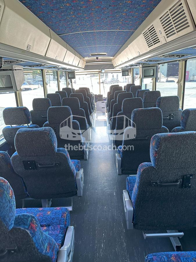Used 2003 MCI D4500