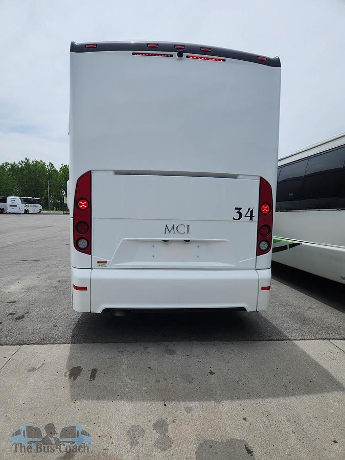 Used 2024 MCI J4500