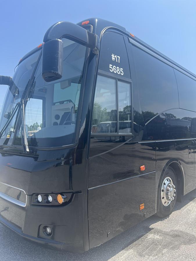 Used 2017 VOLVO 9700