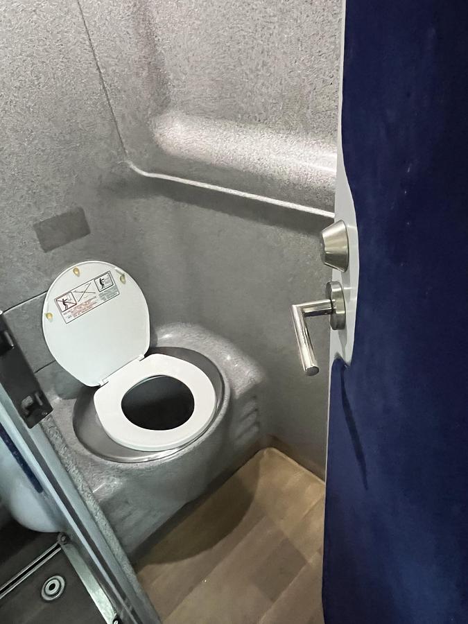 Used 2019 MCI J4500 ADA