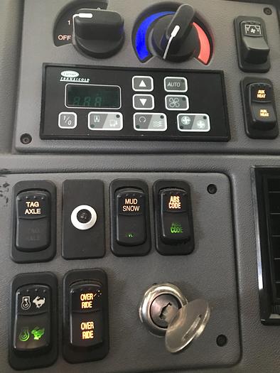 Used 2006 MCI E4500 Conv