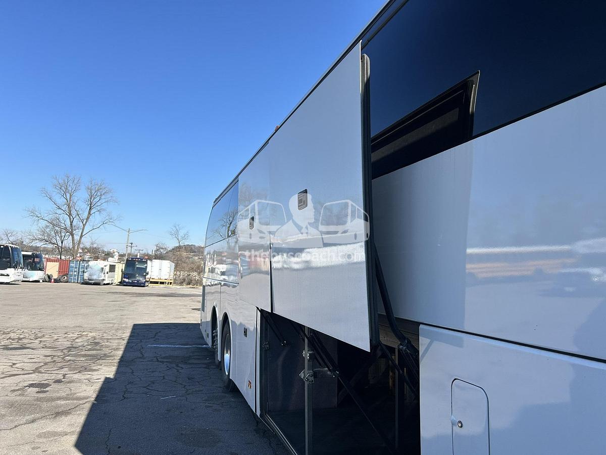 Used 2014 VOLVO 9700 ADA