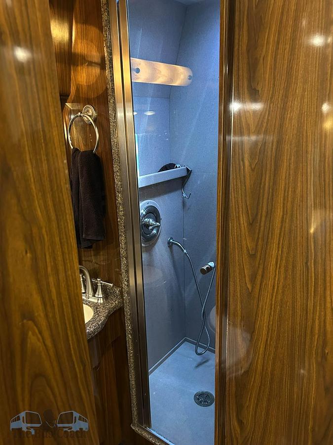 Used 2008 PREVOST XLII