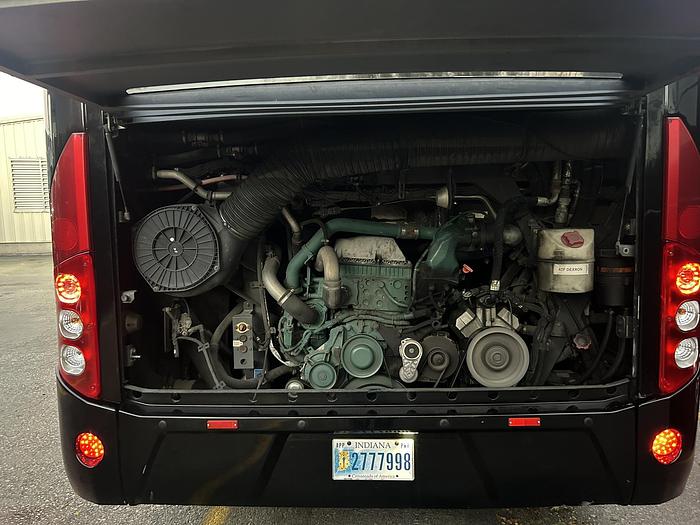 Used 2018 VOLVO 9700