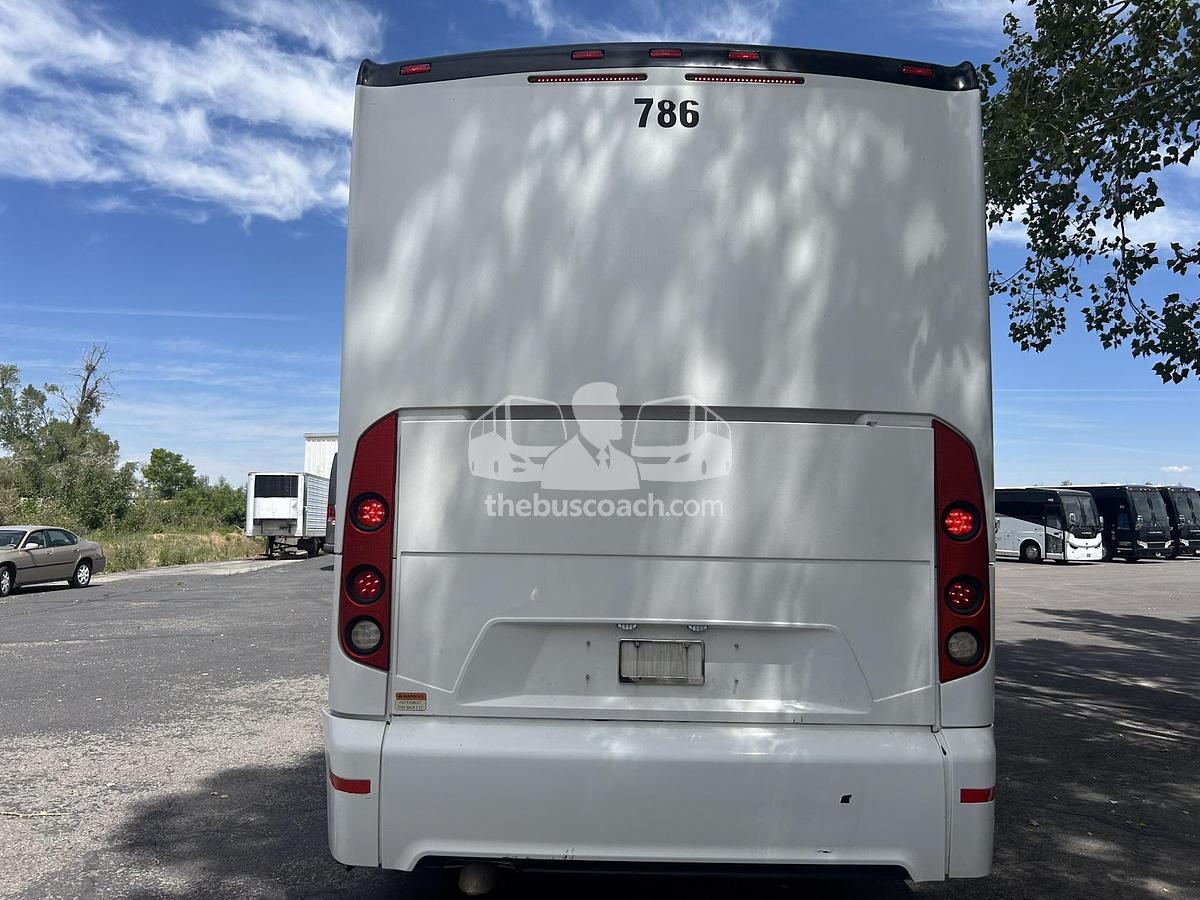 Used 2016 MCI J4500