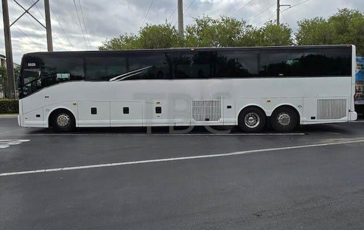 Used 2023 VAN HOOL CX45