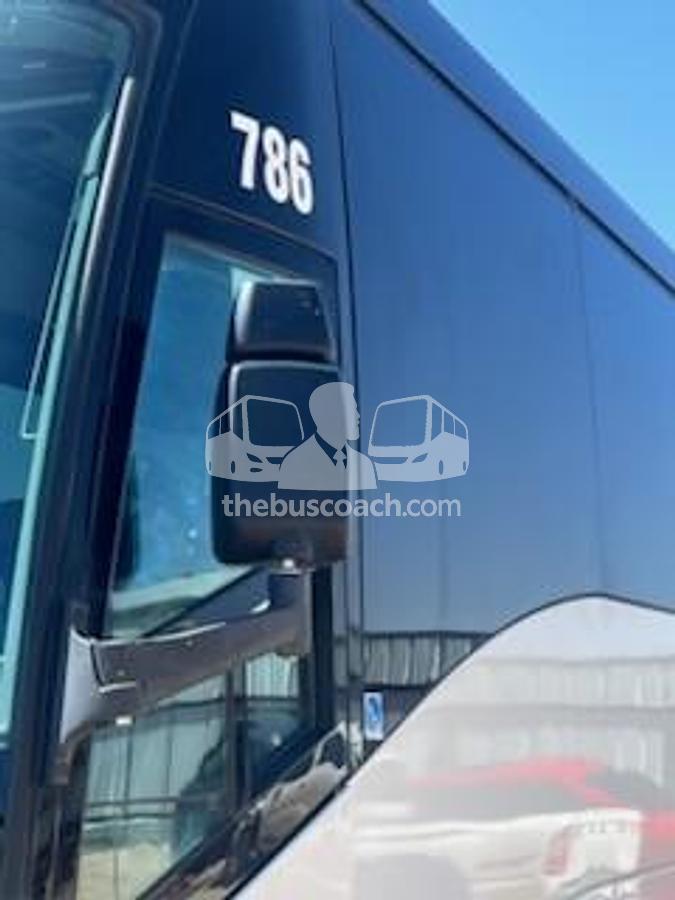 Used 2016 MCI J4500