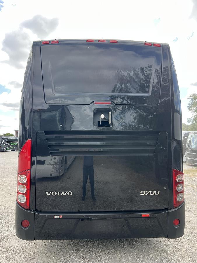Used 2017 VOLVO 9700