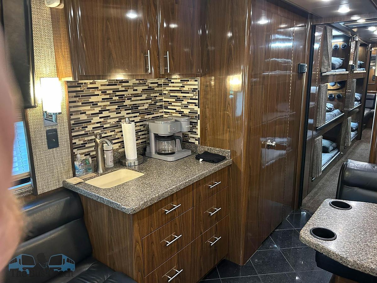 Used 2008 PREVOST XLII