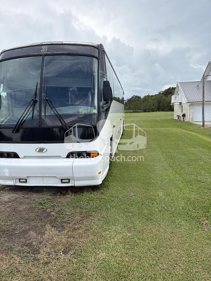 Used 2004 MCI J4500