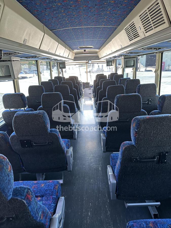 Used 2003 MCI D4500