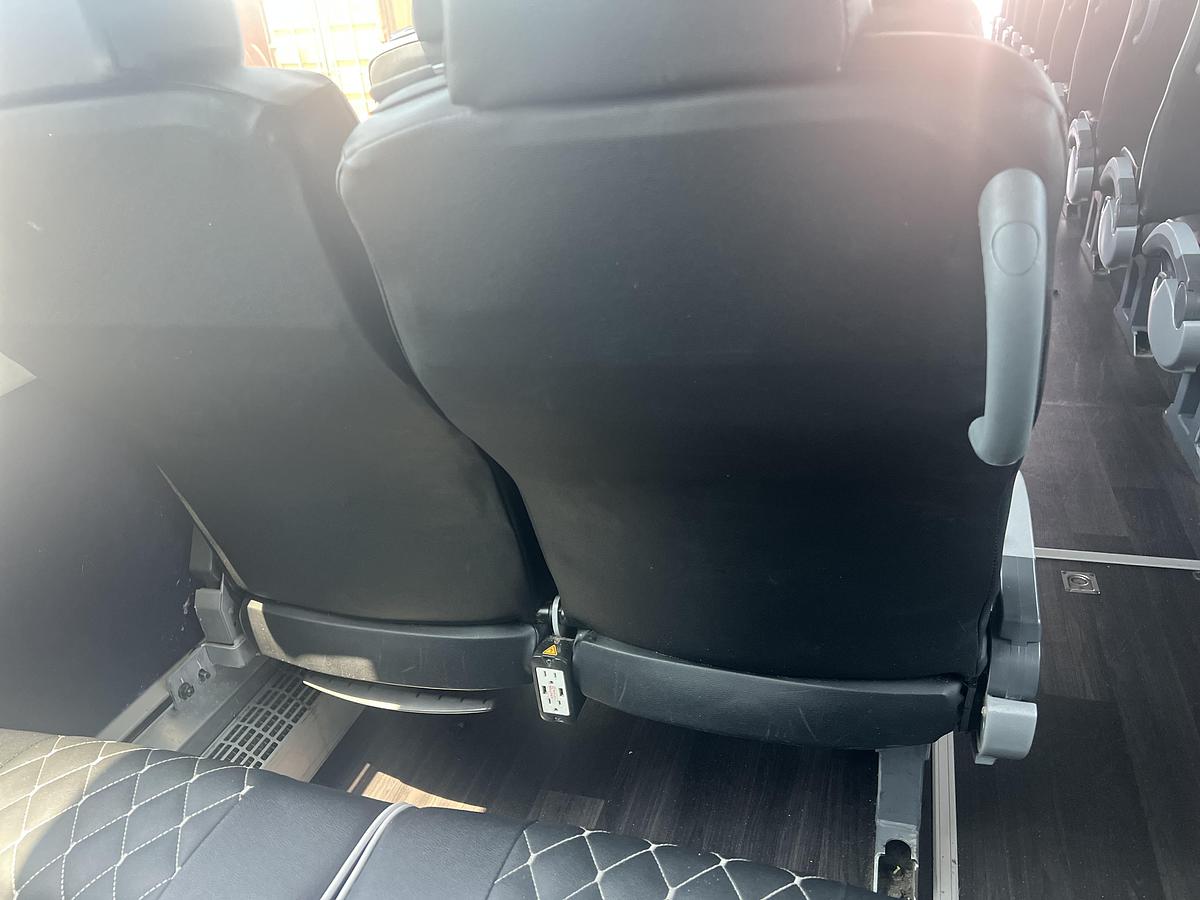 Used 2017 VOLVO 9700