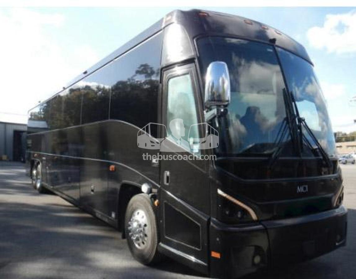 Used 2019 MCI J4500