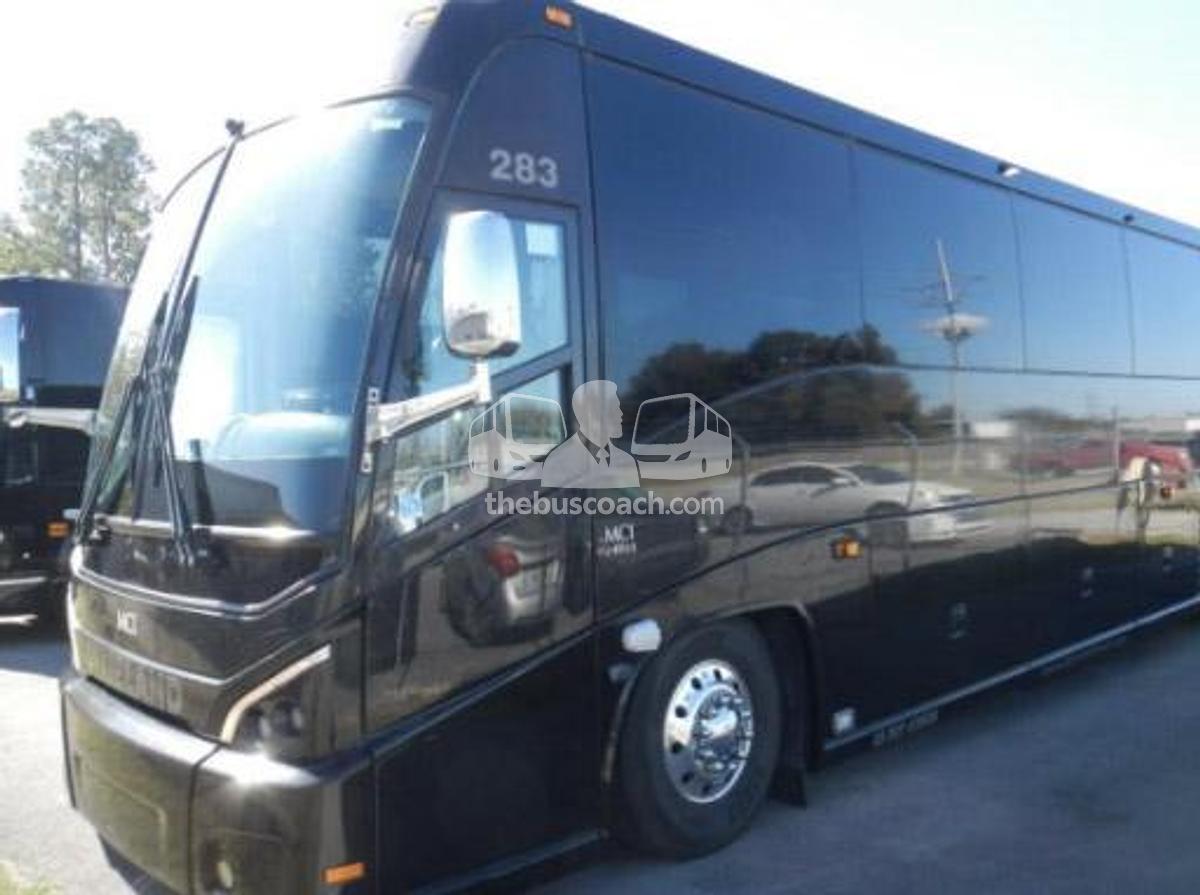 Used 2018 MCI J4500