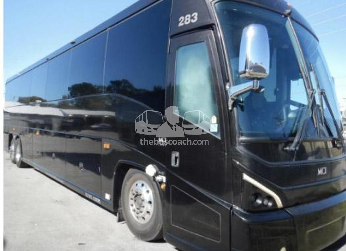 Used 2018 MCI J4500