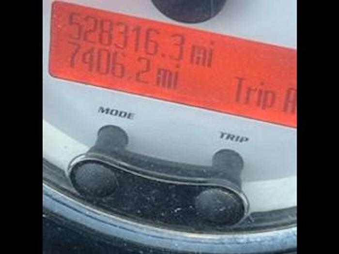 Used 2014 MCI J4500 ADA