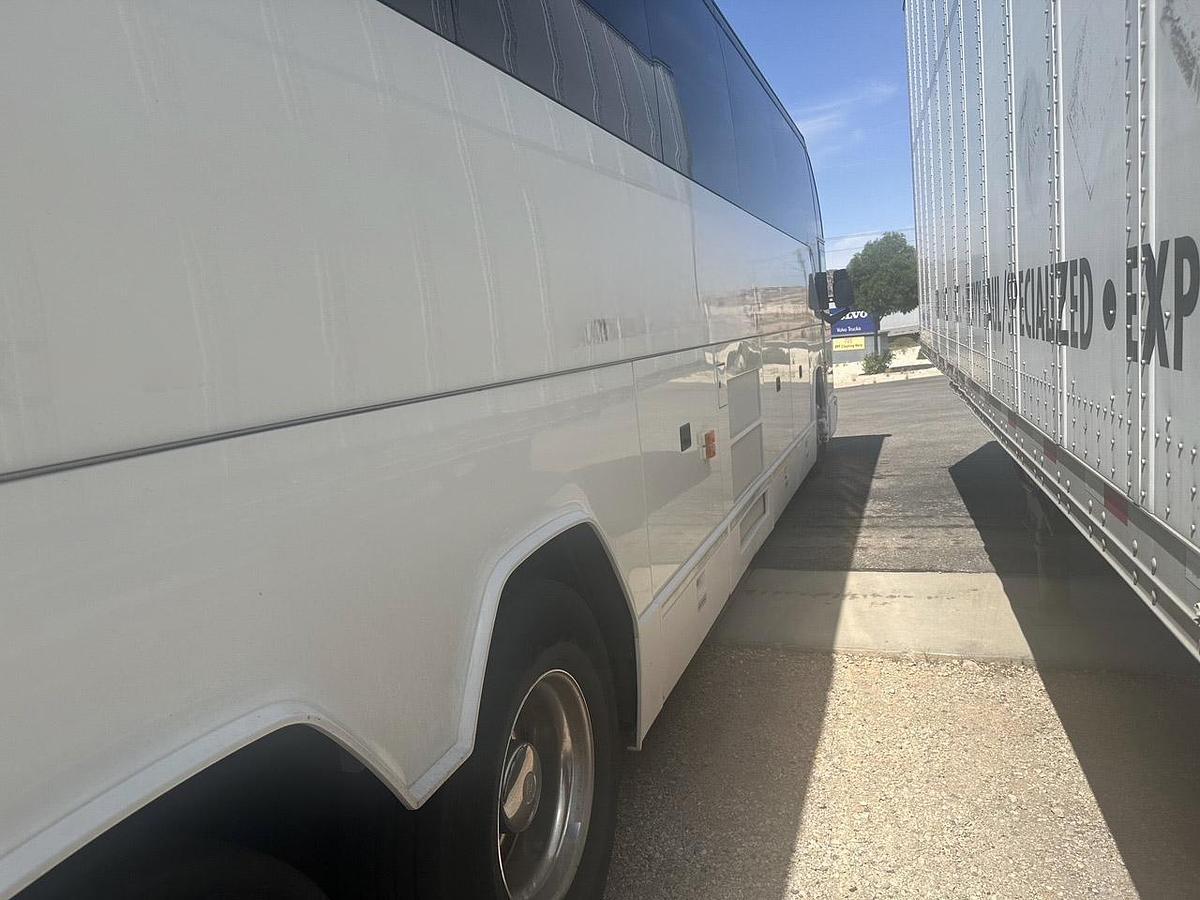 Used 2010 PREVOST H3-41