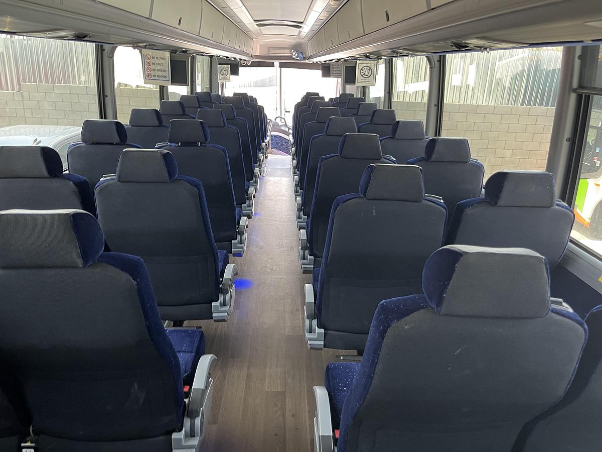 Used 2019 MCI J4500 ADA