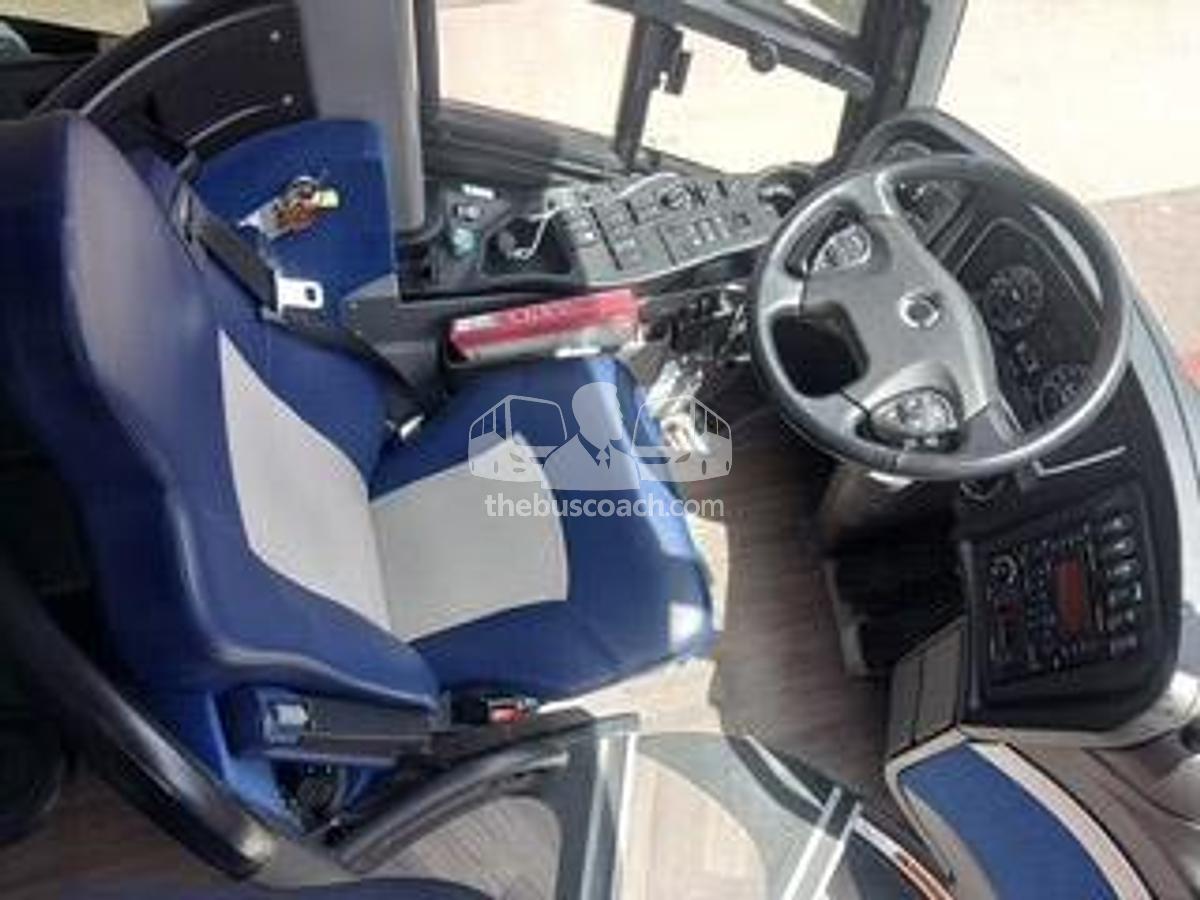 Used 2021 MCI J4500