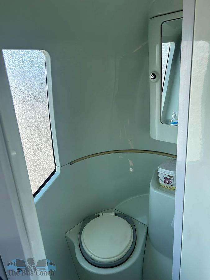 Used 2016 VOLVO 9700