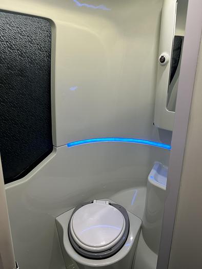 Used 2018 VOLVO 9700