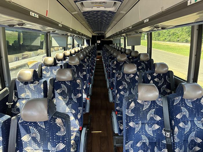 Used 2016 MCI J4500 ADA