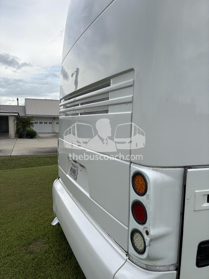 Used 2004 MCI J4500