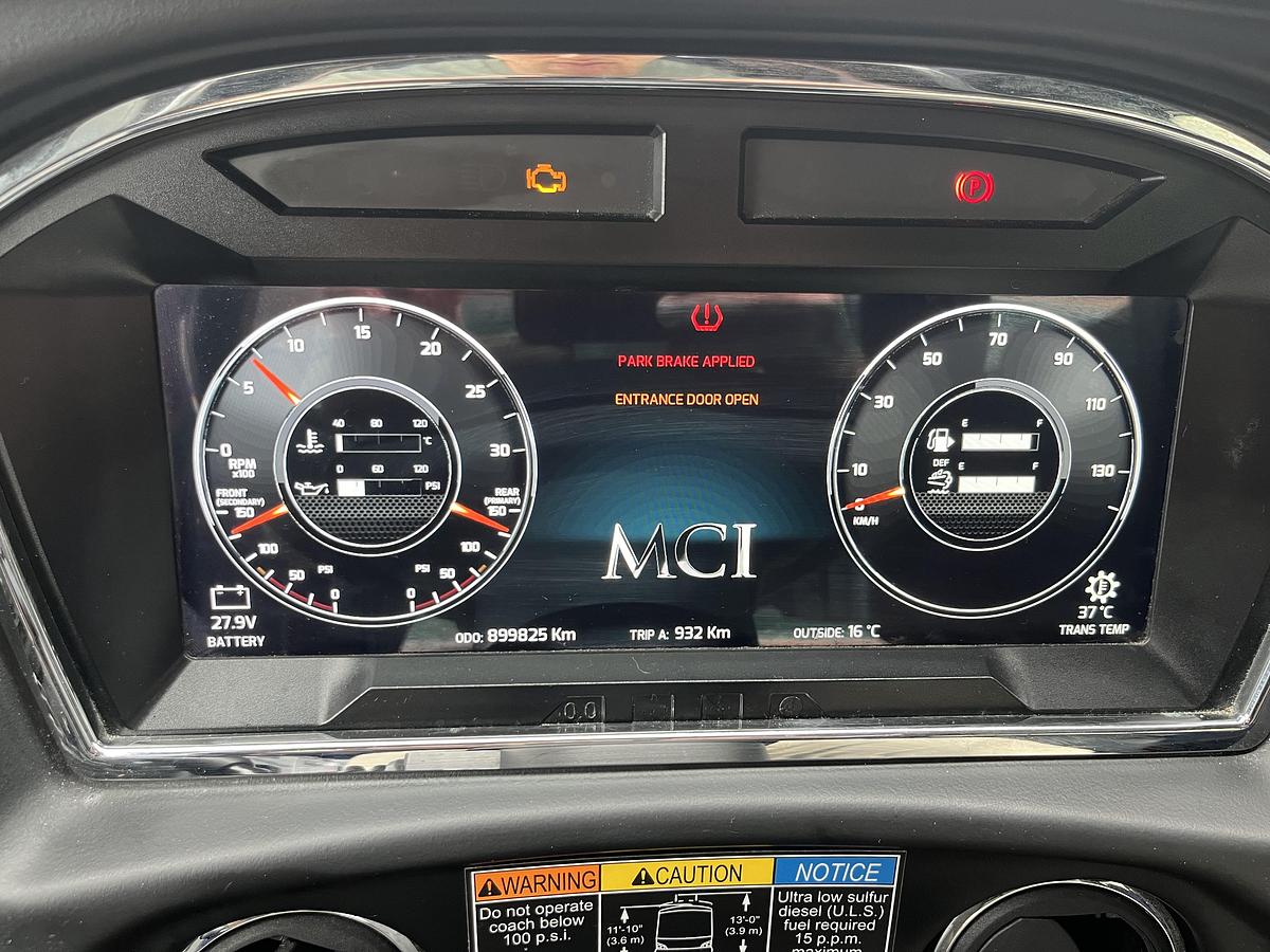 Used 2019 MCI J4500 ADA