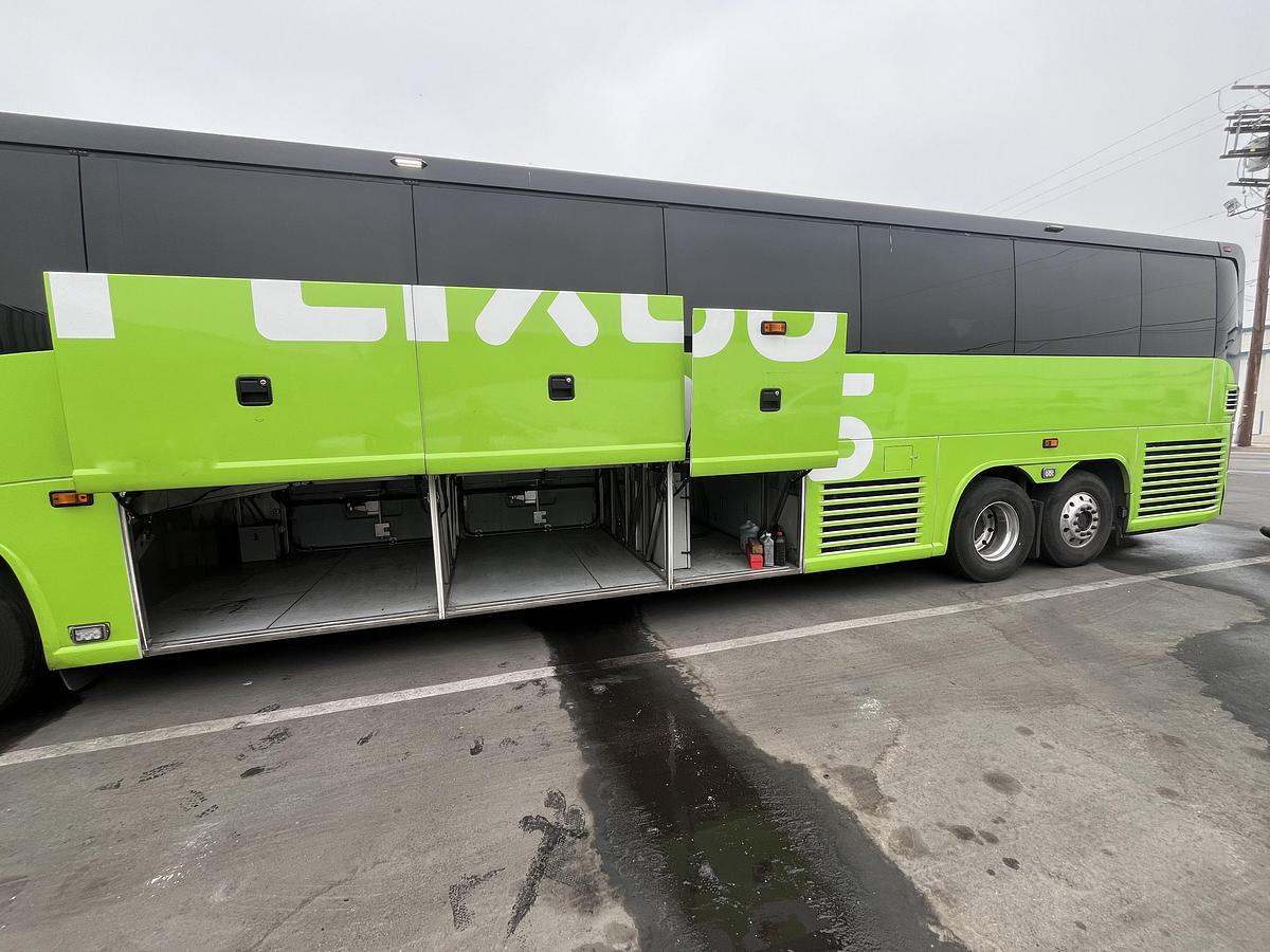 Used 2019 MCI J4500 ADA