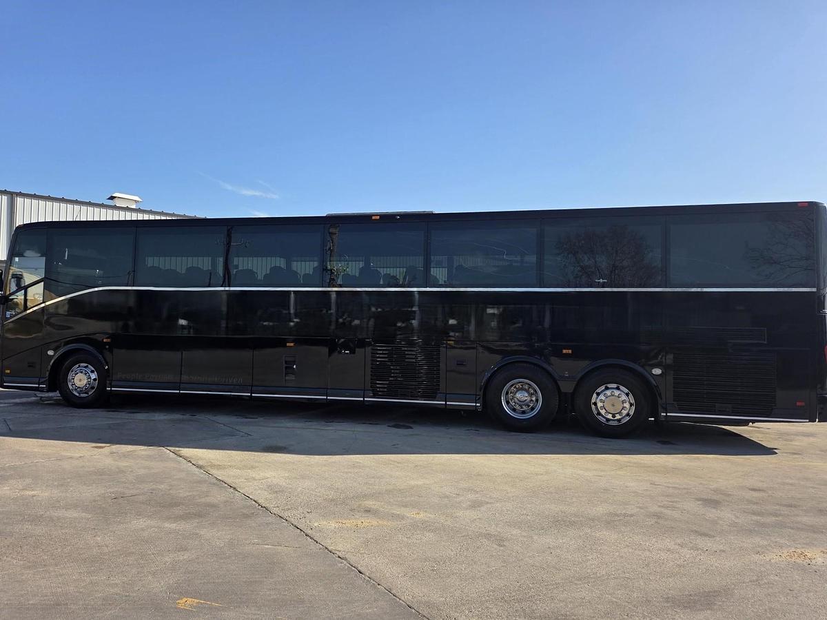 Used 2020 VAN HOOL CX45